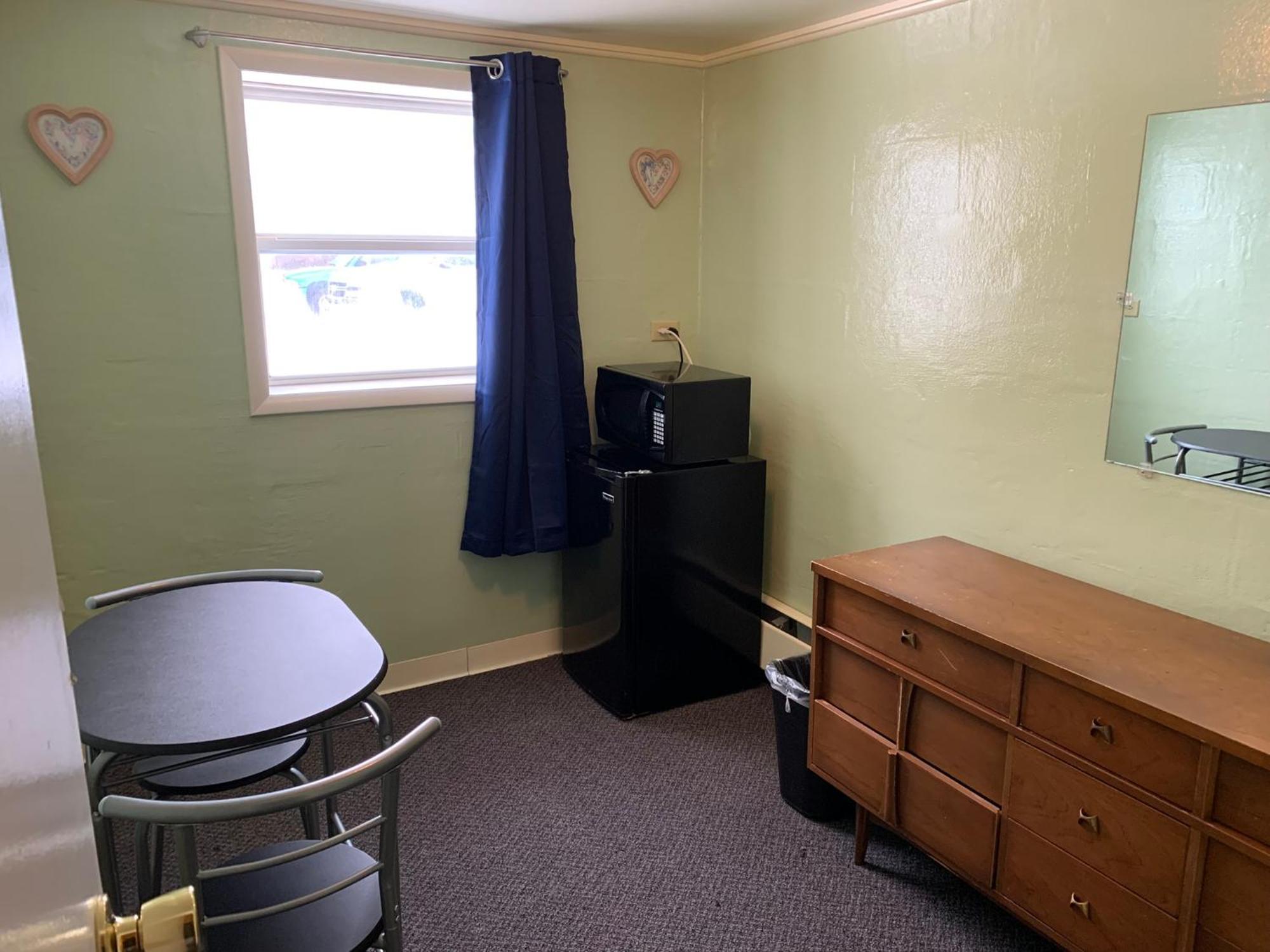 Tour Inn Motel Howard City Екстериор снимка